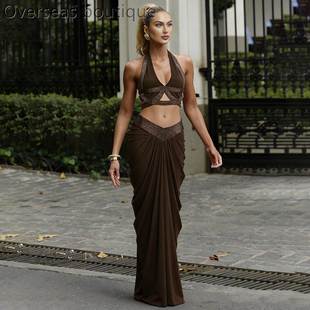 Wrinkled hip hugging long skirt set露脐挂脖背心褶皱长裙套装
