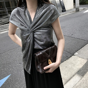 【LAMBO独家@特】金属光泽银色 立体扭转 短袖上衣