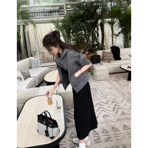 立体剪裁宽松短款拉链开衫外套女