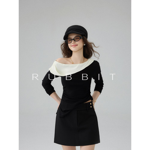RUBBIT CHIC黑白撞色一字肩荡领长袖修身针织上衣 修身露肩锁骨T