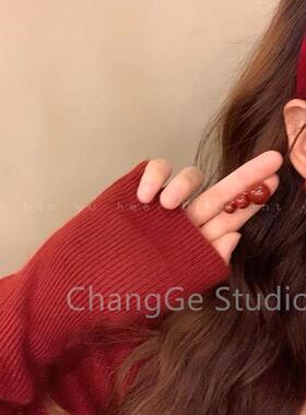 ChangGe Studio 新年气氛感酒红色豆豆珍珠耳钉女复古港风氛围感