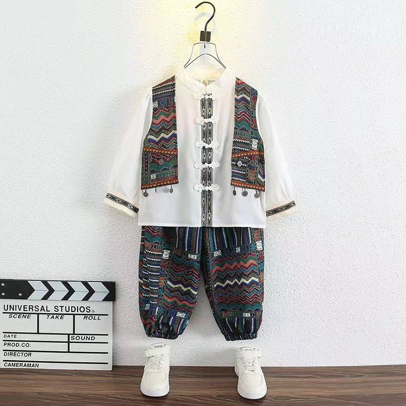 男童旅游傣族春秋西双版