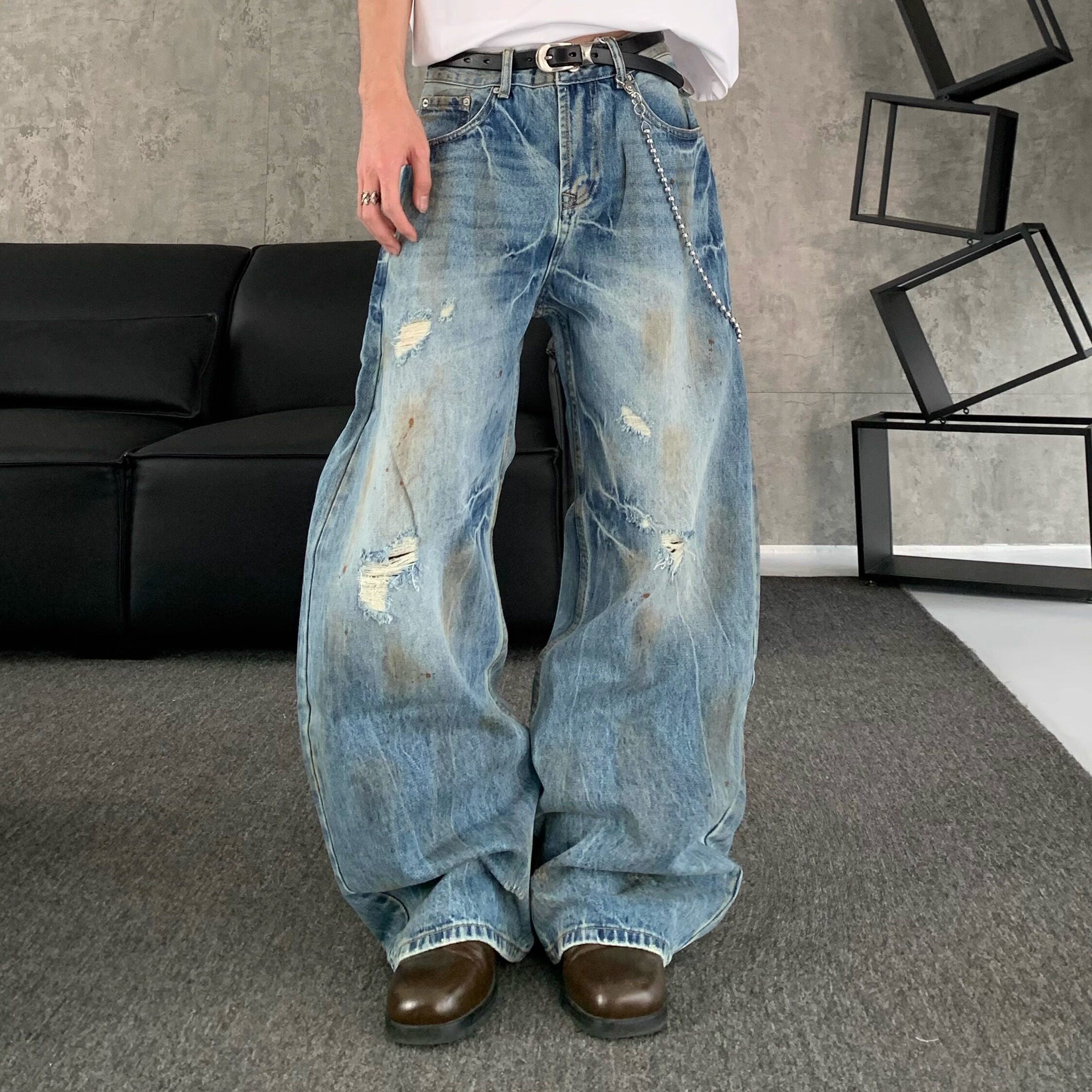 Uekk裂纹水洗做旧破洞牛仔裤男图片