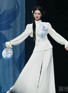 高档金晨青花瓷舞蹈儿童中国服新中式跨年演风唱会同服款古典舞艺