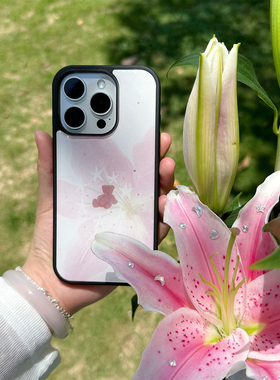 【买一送一】Casto原创小熊Lily黑边滴胶iPhone16promax手机壳百合花亮面闪粉保护壳适用于苹果15pm/14pro/13