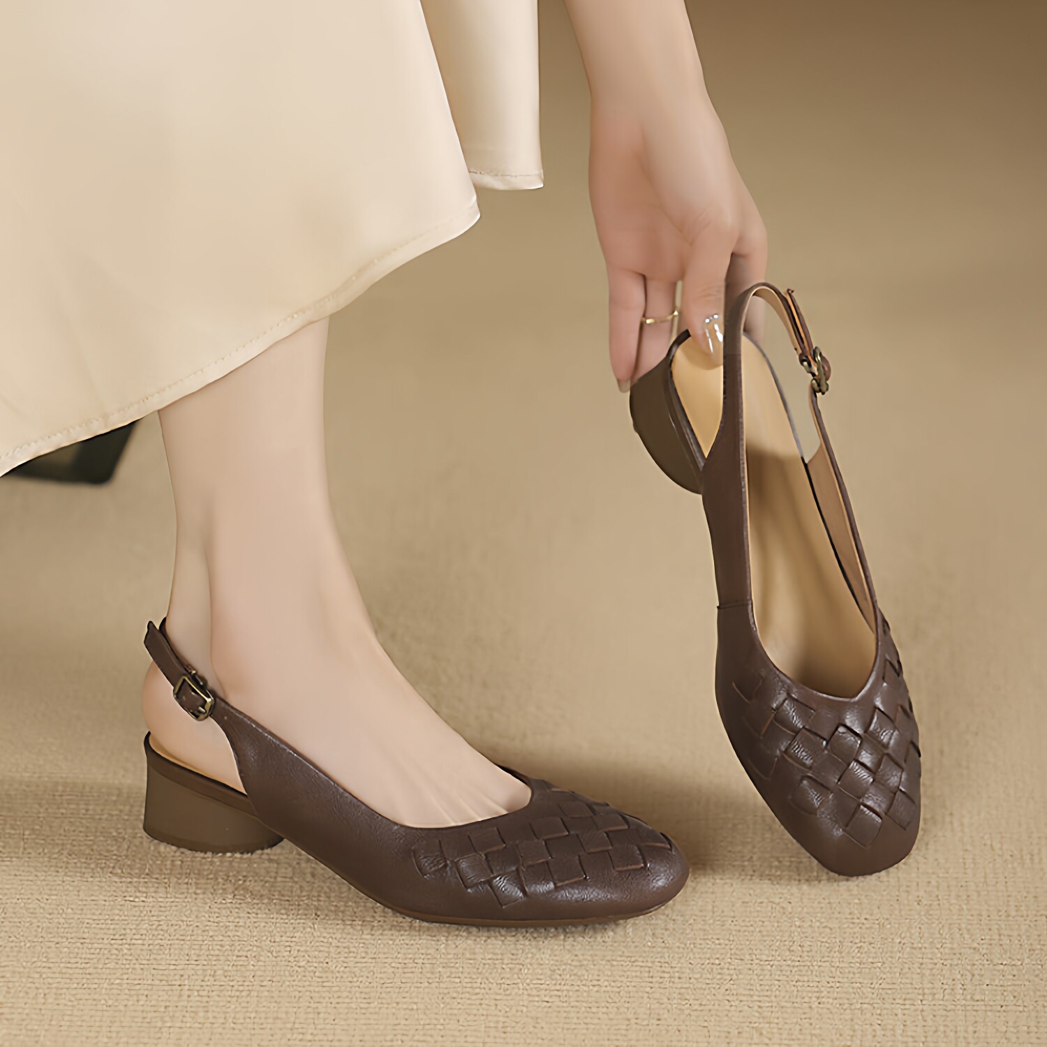 头层牛皮凉鞋女夏季配裙子3cm高跟鞋复古粗跟圆头浅口低跟后空鞋