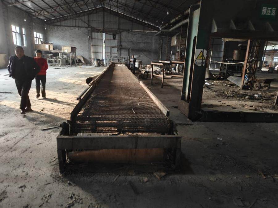 12月26日临沂板材厂的切边锯一台、铺装线两条网络拍卖公告