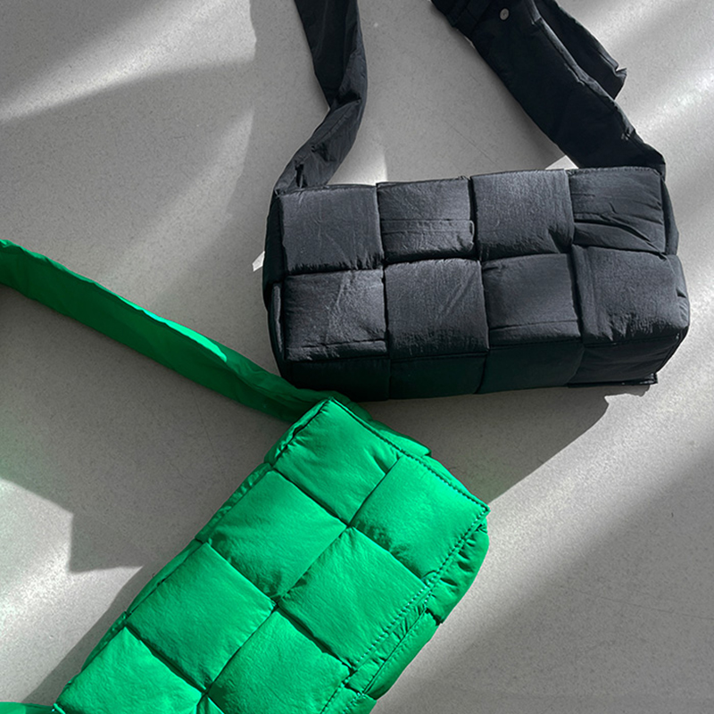 单肩/斜挎/手提包海绵街头潮流