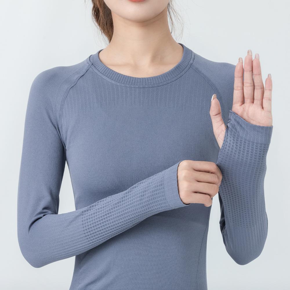 Yoga suit and exercise cover refer to running clothes,