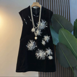 新中式大码女装2026春季款轻奢国潮风刺绣钉珠中长款砍袖马甲长衫