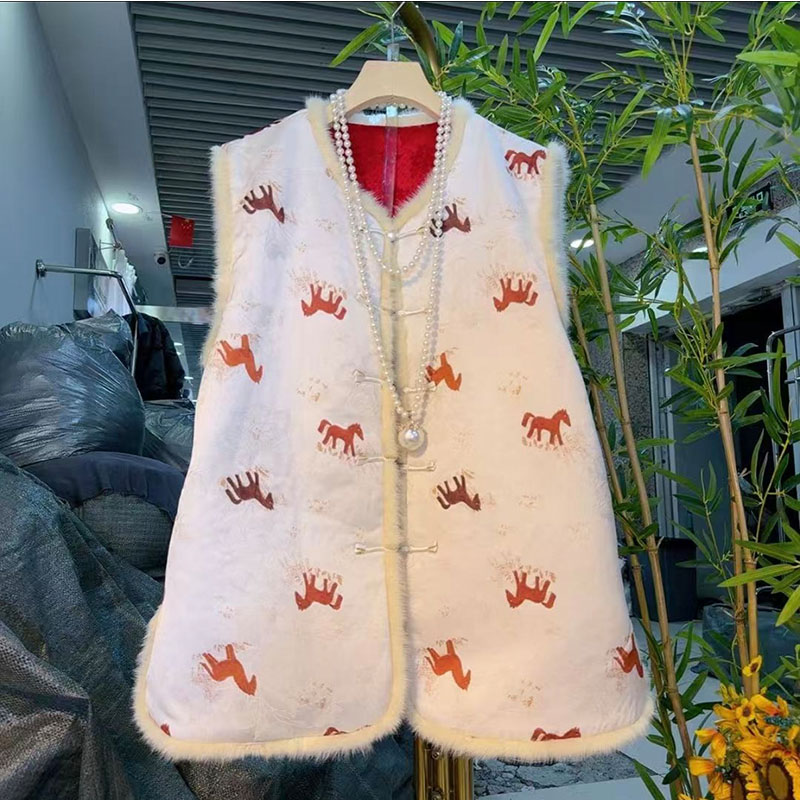 胖mm国潮风盘扣毛边小马印花马甲