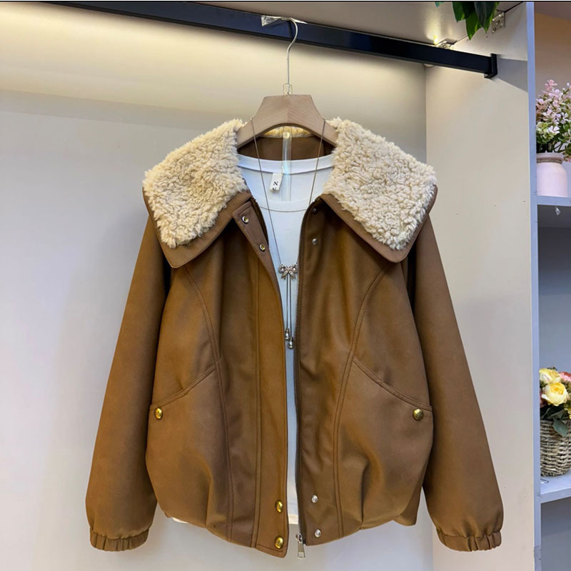 胖mm时尚娃娃领加棉皮u夹克外套