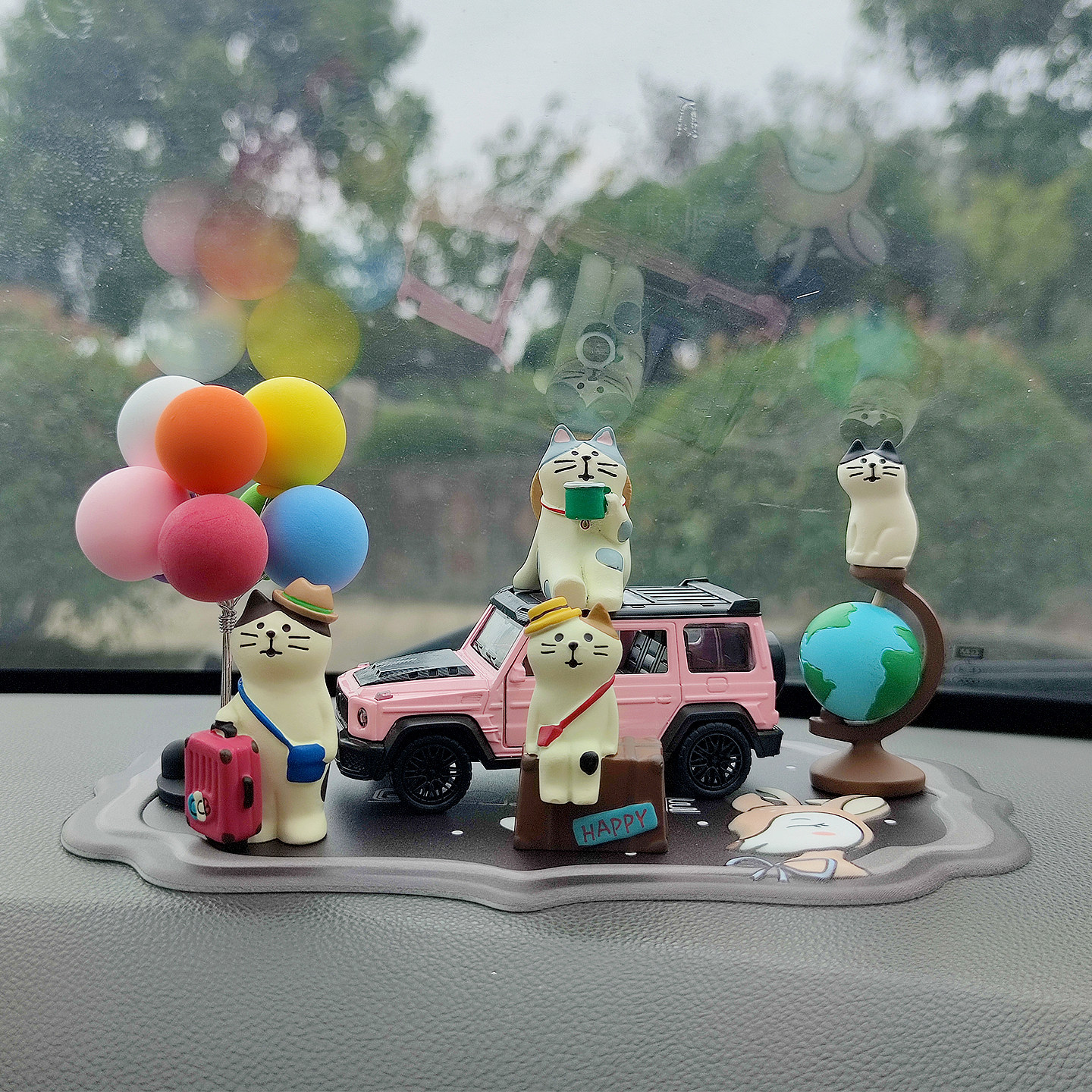 有趣的旅行家猫咪车载摆件