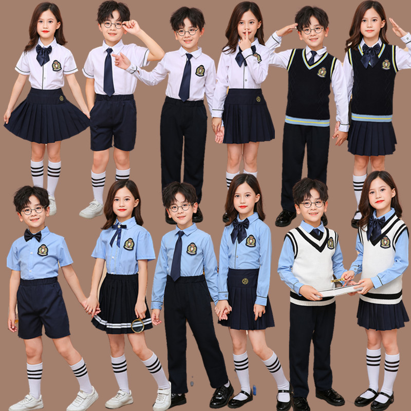 幼儿园园服中小学生诗歌朗诵