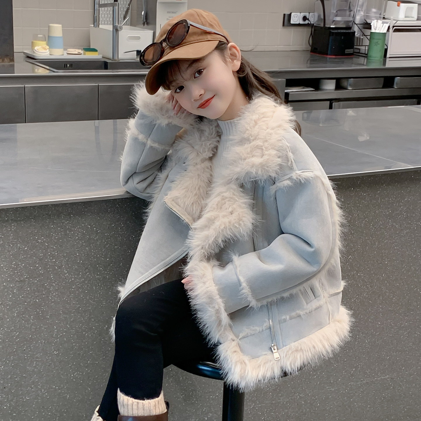 女童外套2025新款冬装儿童网红洋气时髦加厚女孩皮毛一体爆款冬季