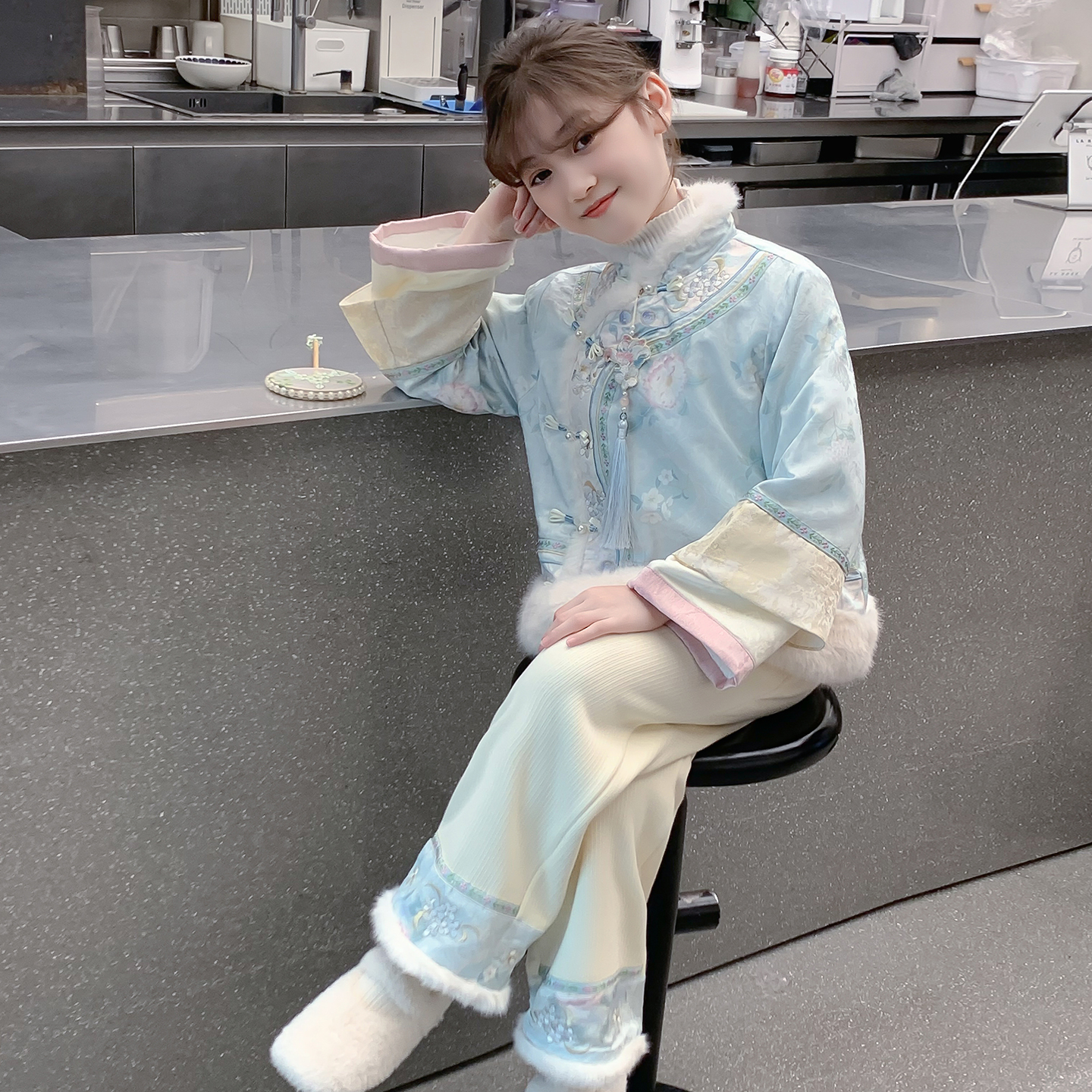 女童套装2025新款冬装儿童网红洋气汉服国风加绒加厚小女孩两件套