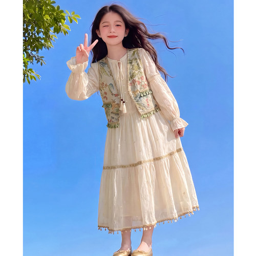 女童秋装2026新款连衣裙儿童网红洋气民族风公主裙女孩春秋款裙子