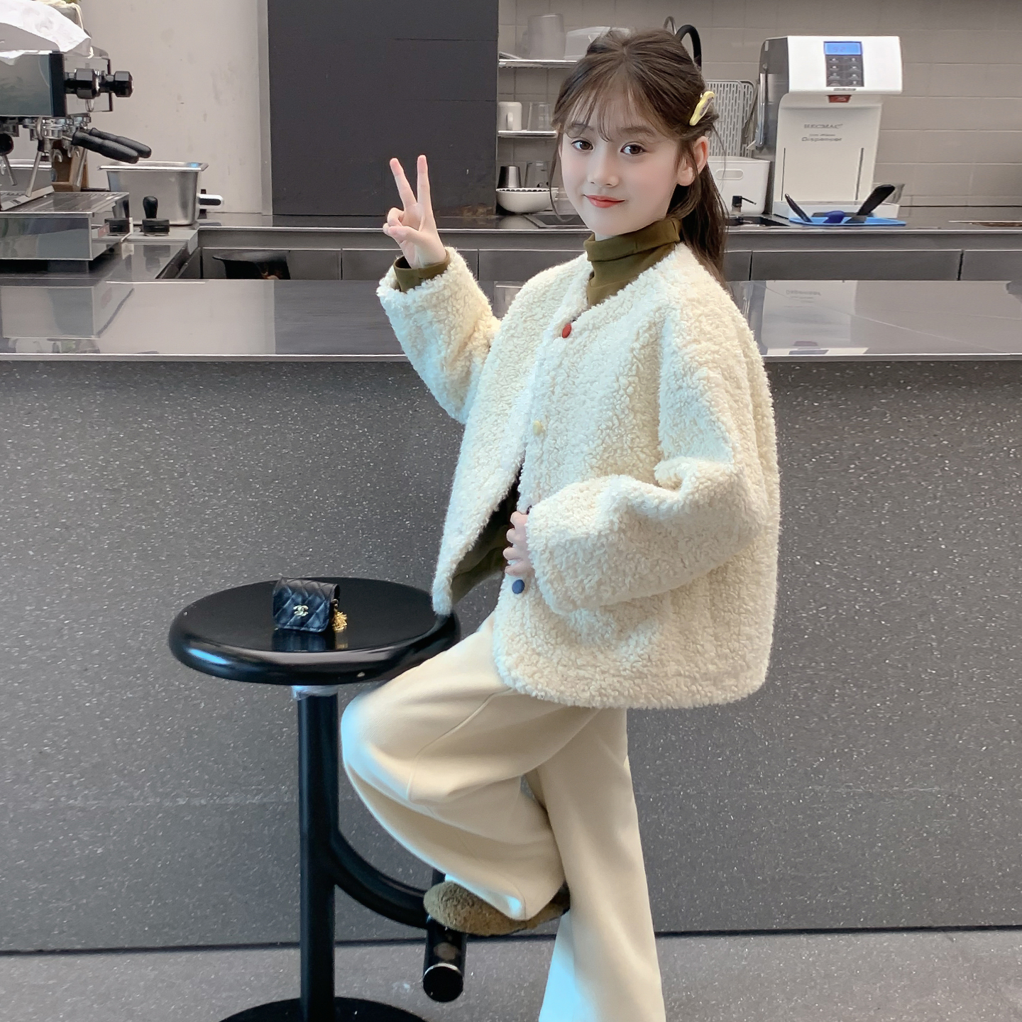 女童秋冬外套2025新款儿童洋气小香风加绒加厚羊羔毛上衣女孩冬装