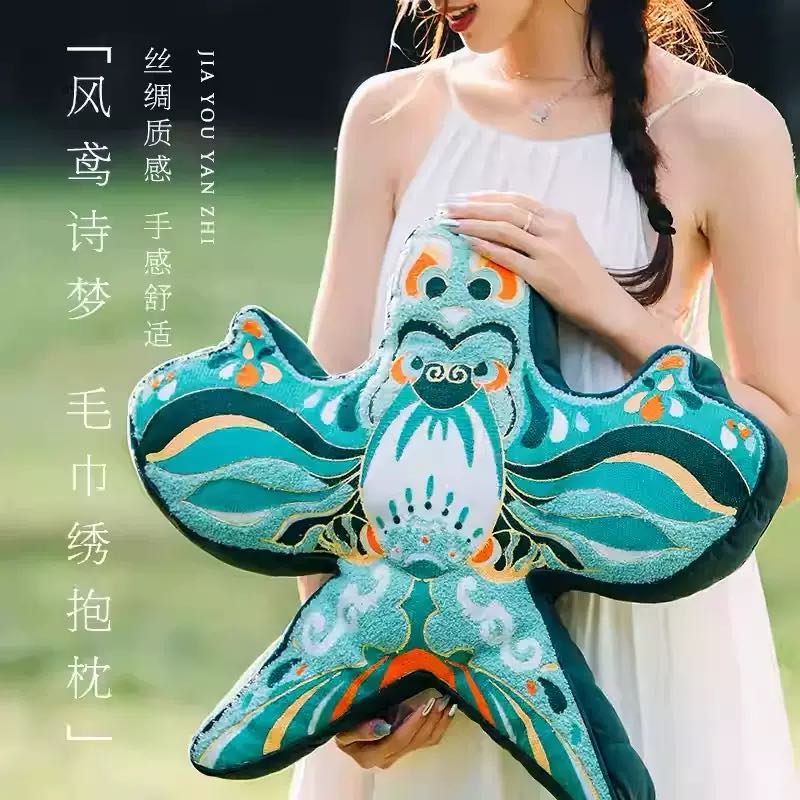 新中式风异形金鱼刺绣桌面摆件