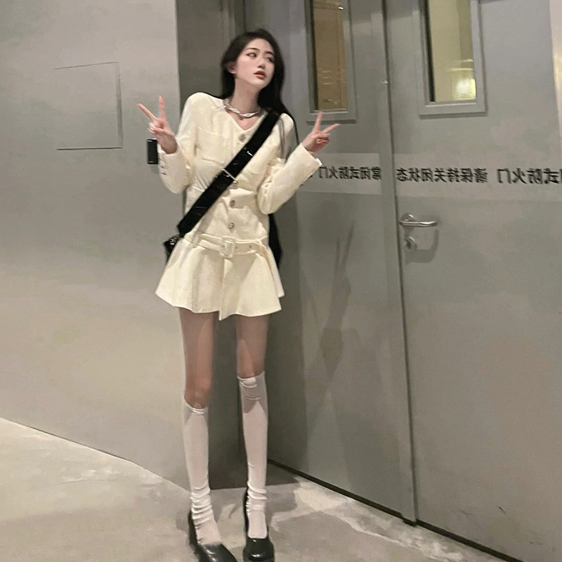 LONG SLEEVE DESIGN SENSE NICHE FRENCH VINTAGE PLEATED SKIRT MILKY WHITE SMALL FRAGRANCE DRESS WOMENS AUTUMN AND WINTER NEW