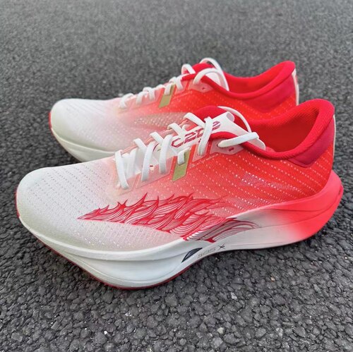 安踏男碳板竞速轻量缓震跑鞋