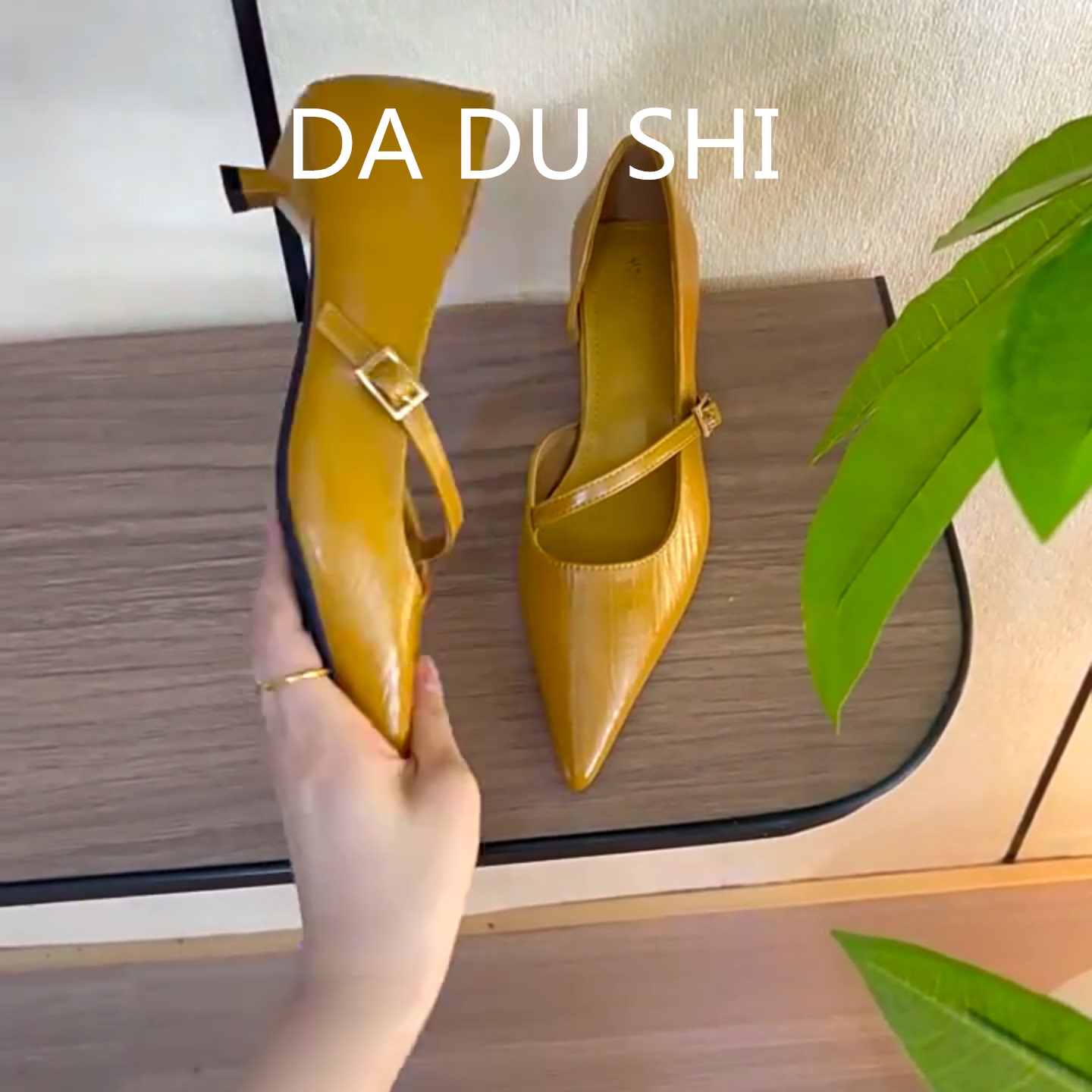 羊皮版!时尚金属扣一字