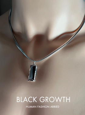 项链男不掉色高级感丝滑蛇骨链黑锆石吊坠小众设计嘻哈个性锁骨链