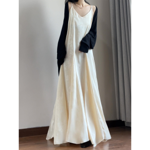 连衣裙 温柔新中式 读衣术浅杏色国风印花吊带裙 梨形身材显瘦长裙