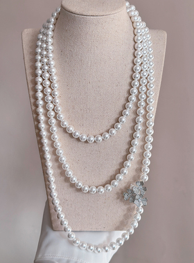 长款珍珠项链花朵2025新款爆款轻奢小众澳白毛衣链秋冬高级感女款