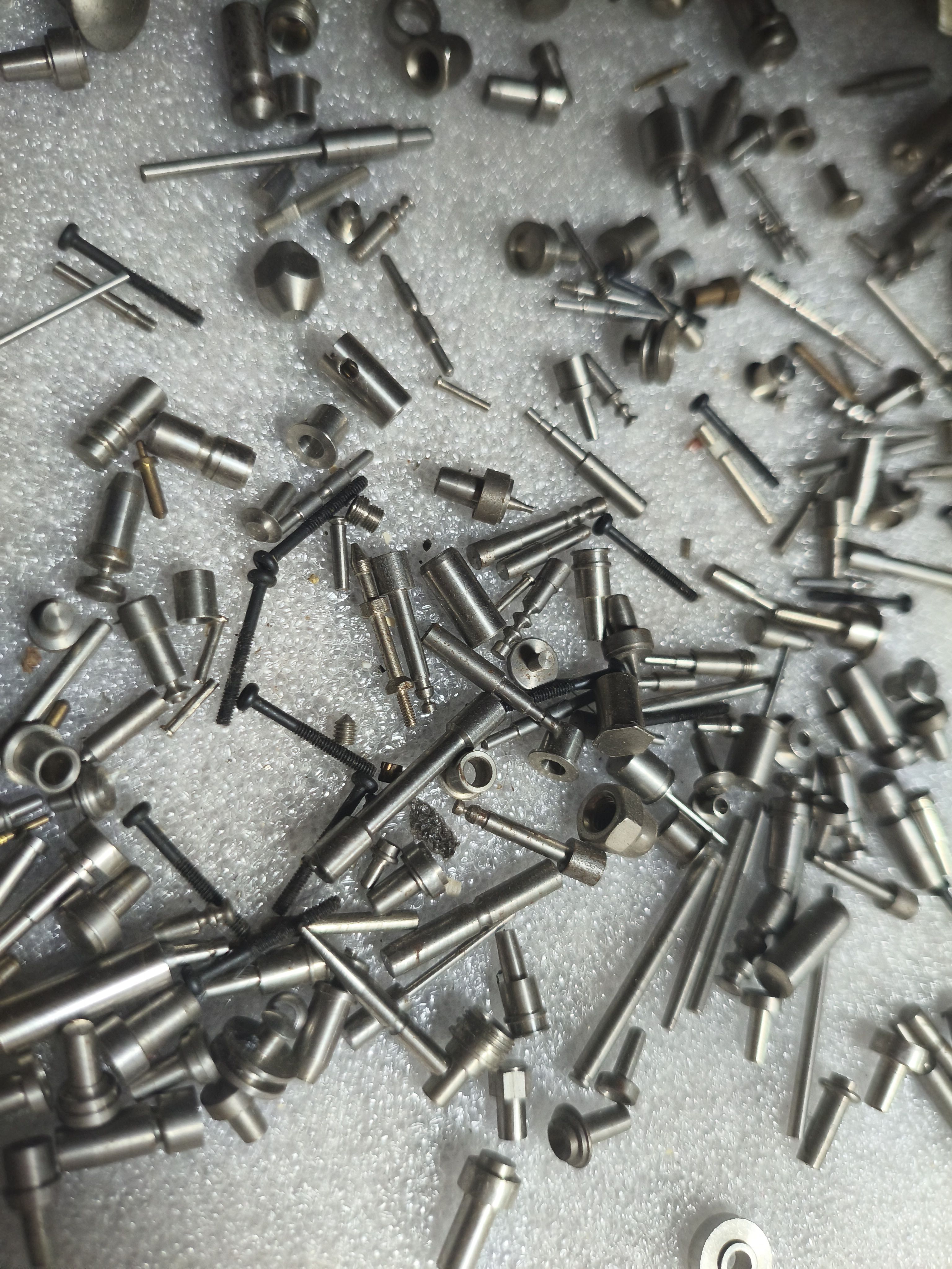 微小零件加工走心机数控车床件细长轴探针医疗微小件加工打样板