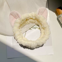 Плюшевый кошачий ухо