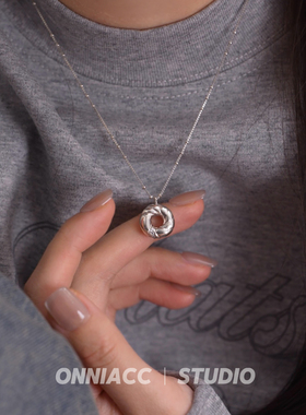 圆环甜甜圈吊坠项链女锁骨链s925纯银高级感轻奢小众2026年新款