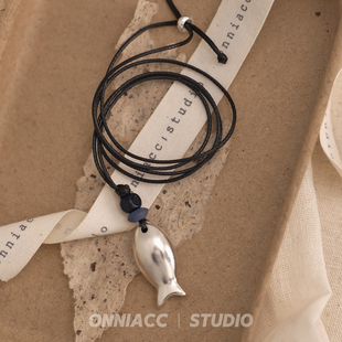 小鱼木鱼吊坠黑绳项链女长款 毛衣链纯银配饰秋冬高级感轻奢小众