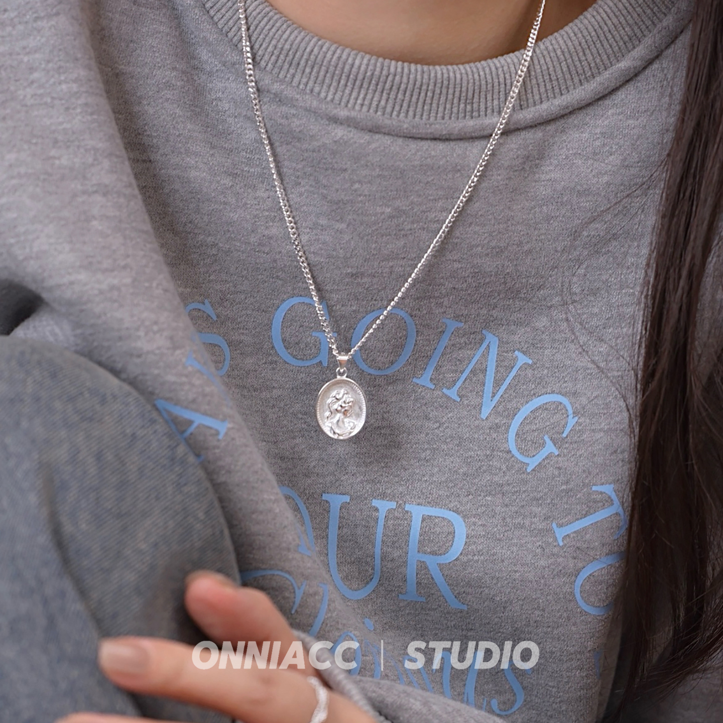 椭圆人像美人头钱币圆牌项链纯银