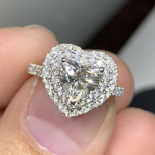 CY宝饰豪华镶嵌心形钻石18K白金PT900戒指选钻定制1克拉钻戒婚戒 - 封面