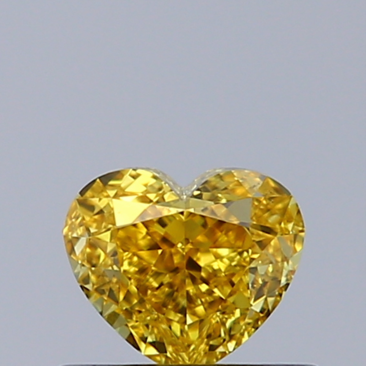 CYJ宝饰彩钻无荧光心形GIA证书