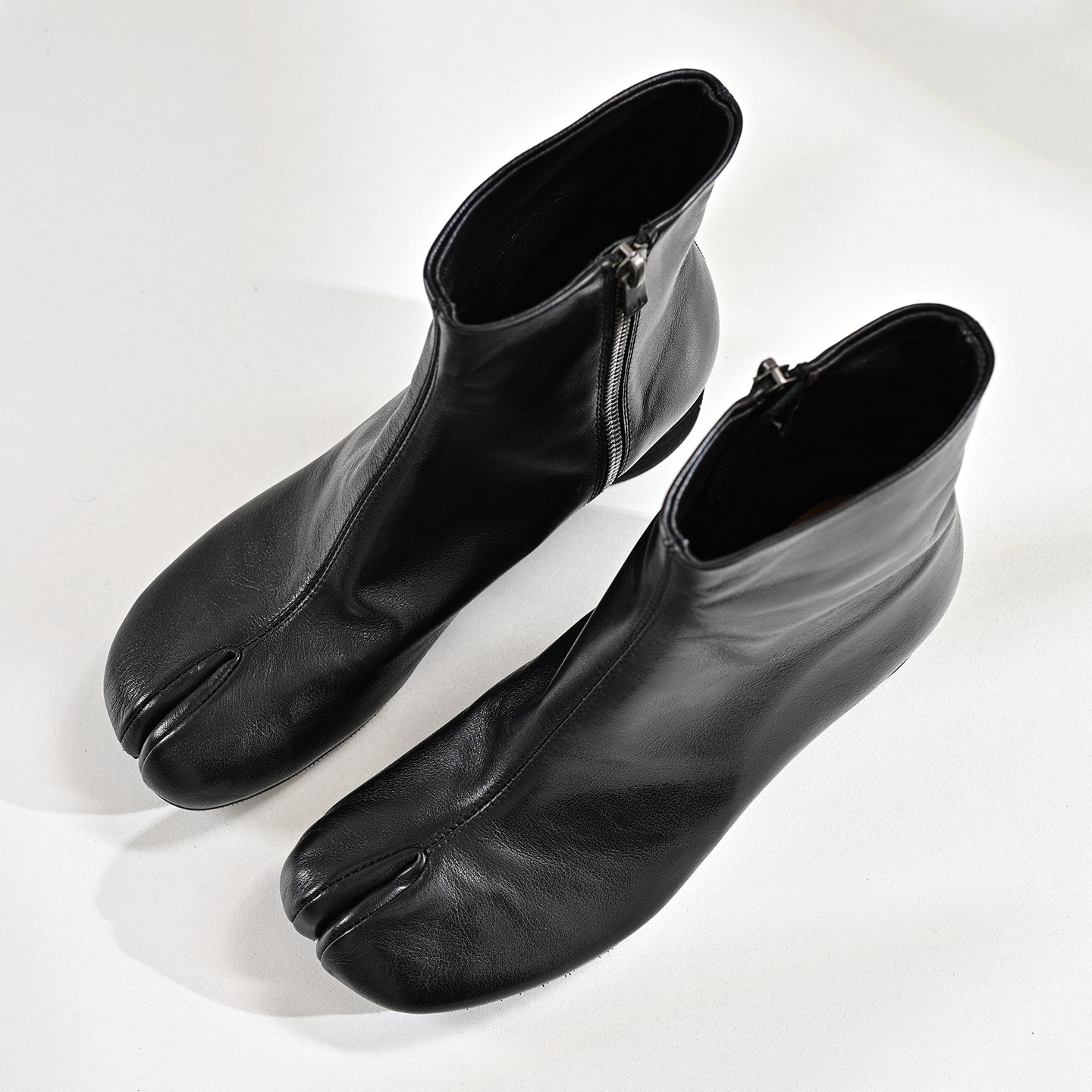 步享小众复古猪蹄分趾小短靴女