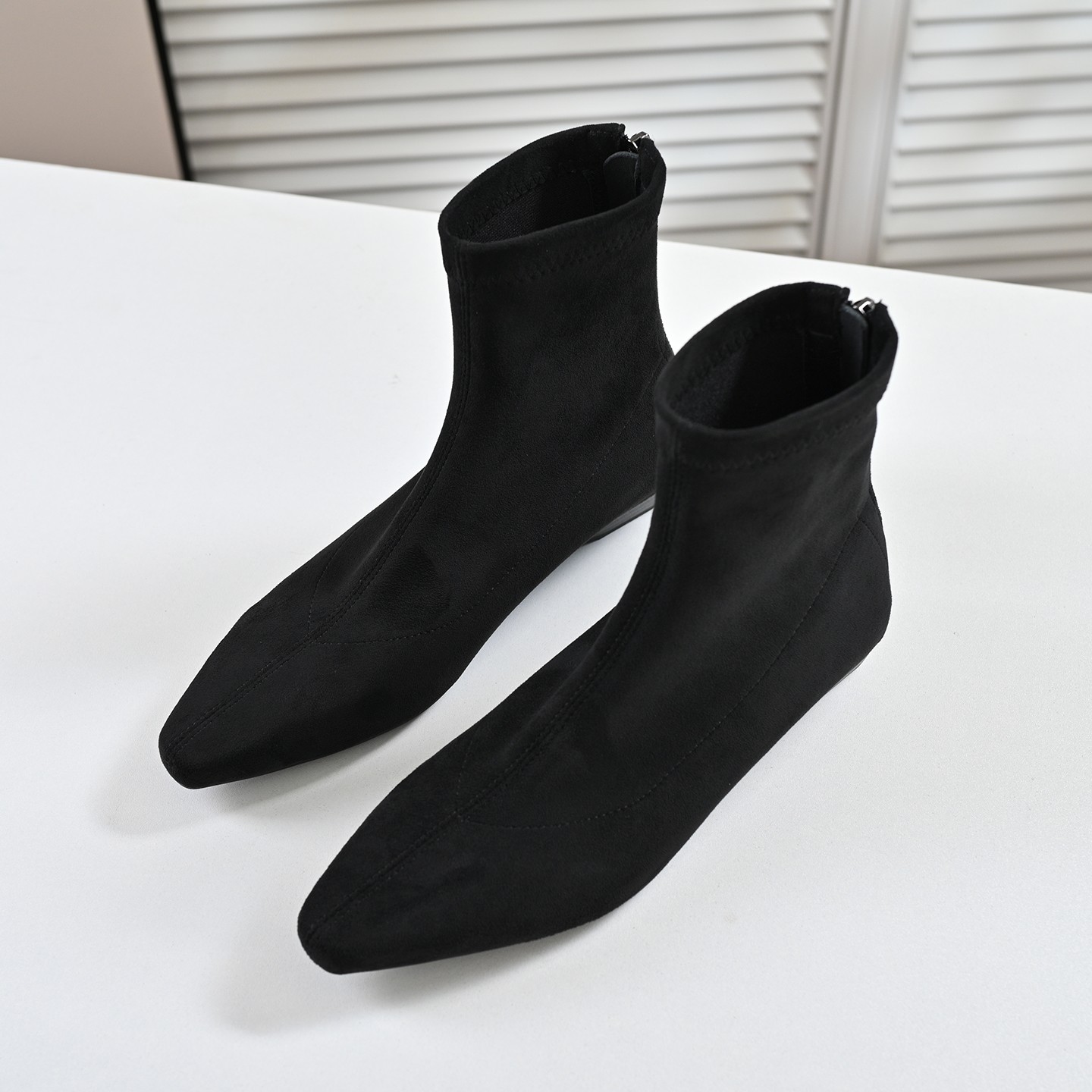 步享韩版绒面短靴女2025新款尖头