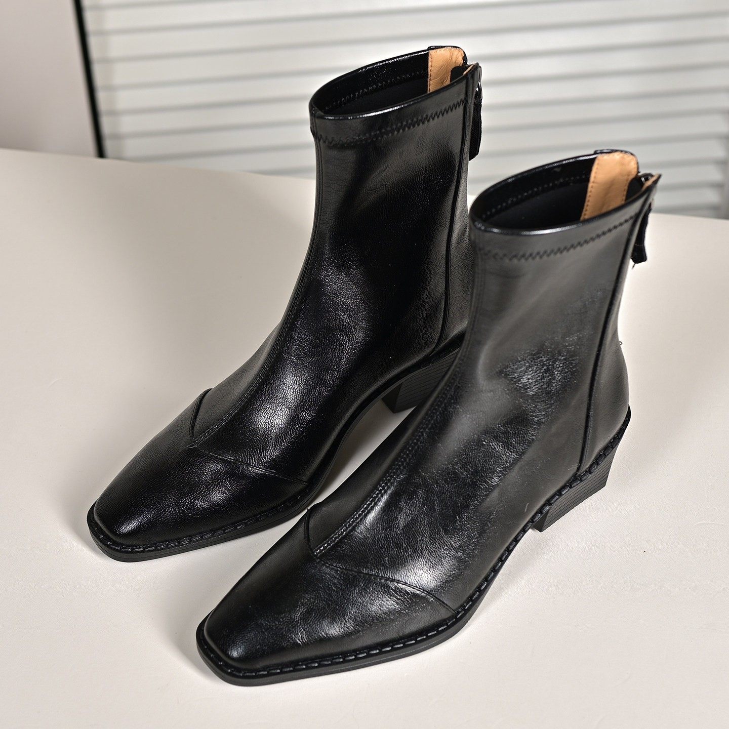 步享~韩版黑色短靴女2025新款优雅尖头粗跟中跟真皮后拉链瘦瘦靴,女鞋,弹力靴/袜靴,淘宝优惠券,粉丝福利购,淘宝优惠卷