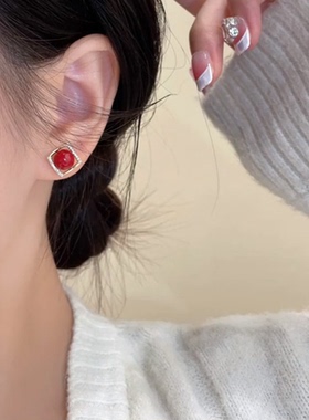 新中式喜庆时髦高雅红色珠珠方框耳钉女高颜值个性小众独特款耳钉