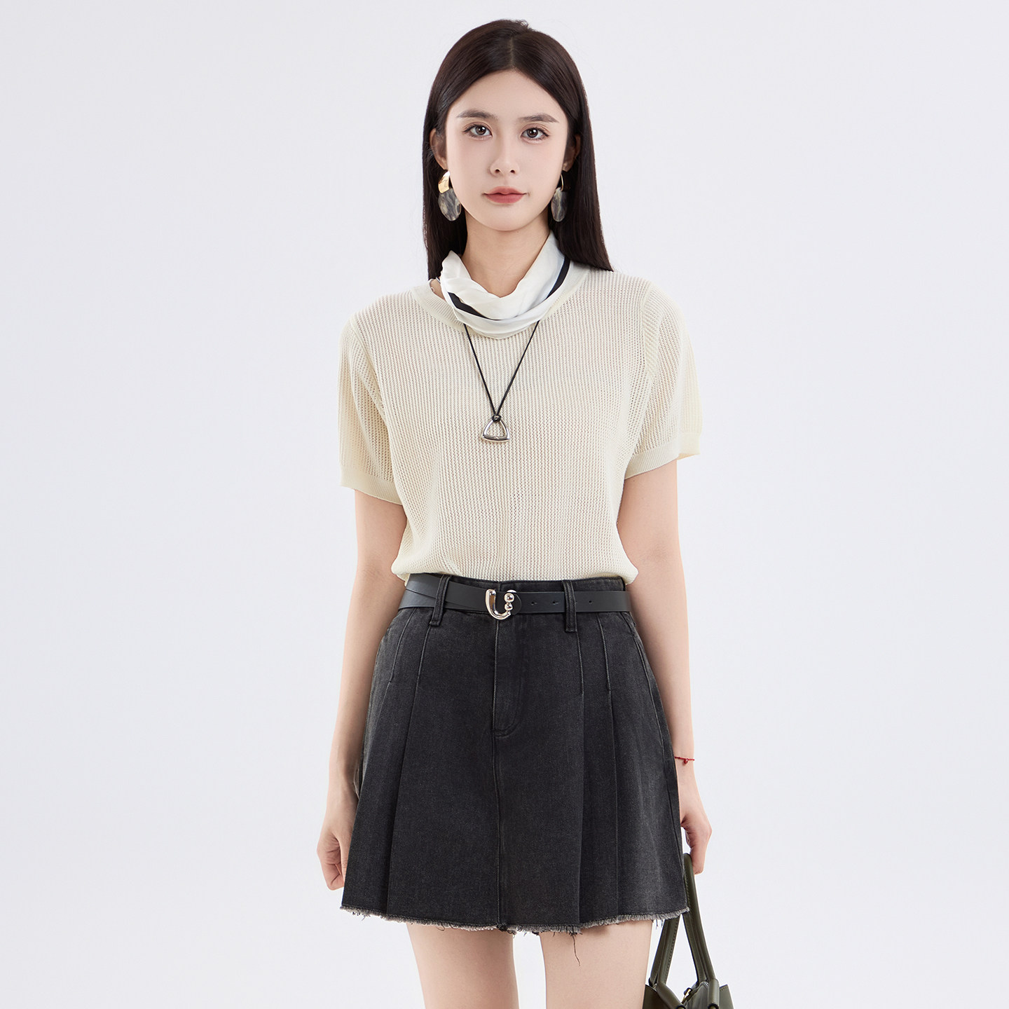 芭依璐圆领短袖针织衫女2026夏季新款小个子显瘦遮肉简约小众上衣