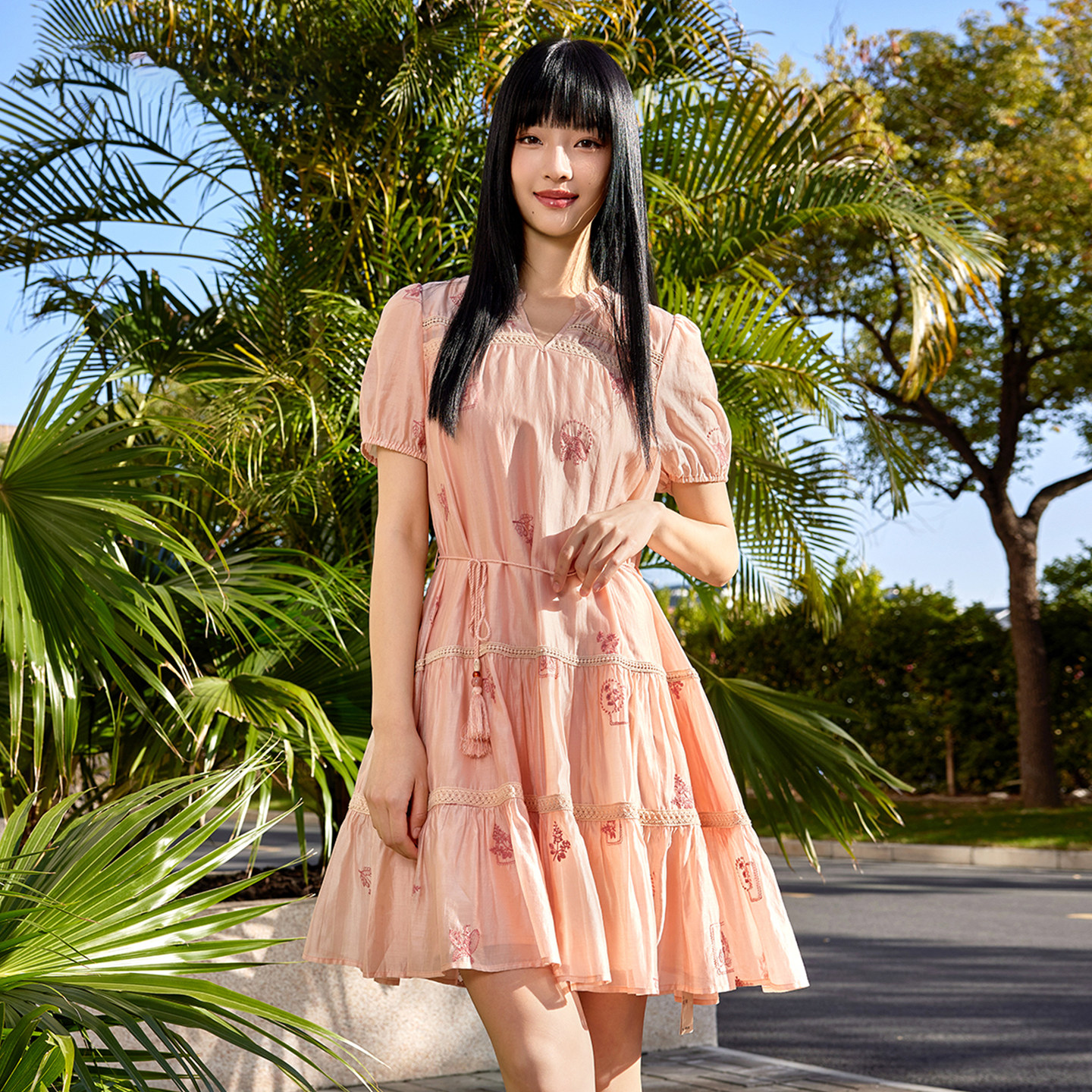 芭依璐2026夏季新款连衣裙女法式优雅宽松绣花a字莱赛尔天丝裙子