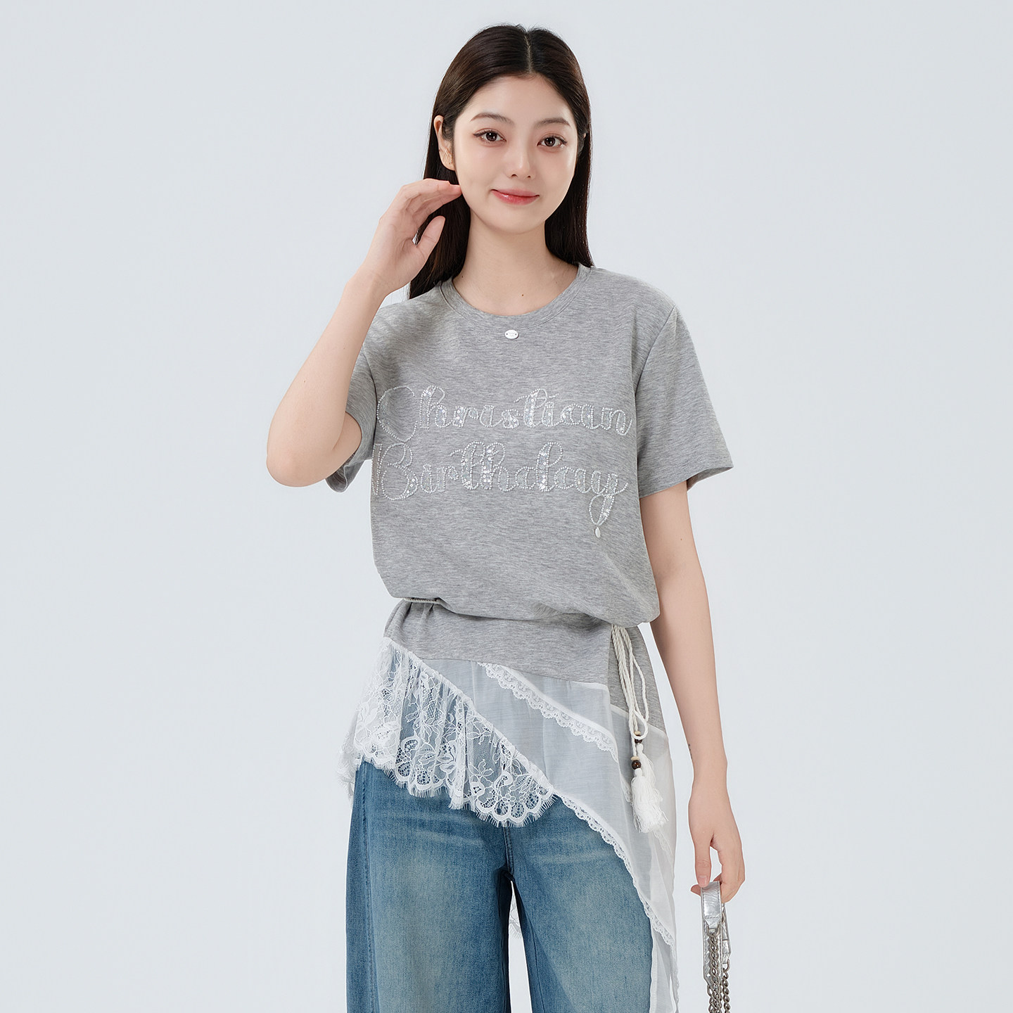 芭依璐2026夏季新款休闲时尚减龄蕾丝拼接植物印花圆领T恤女