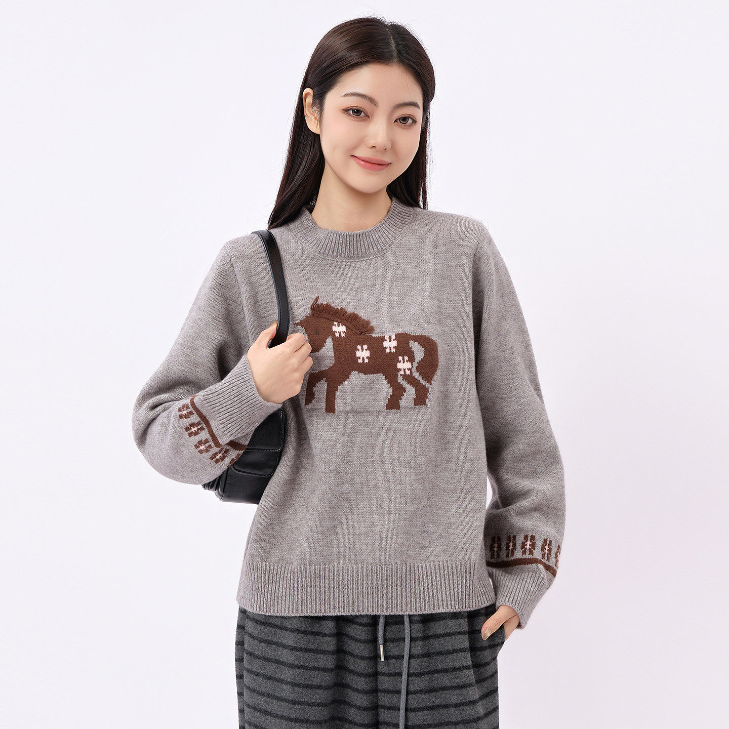 芭依璐2025秋冬新款趣味小马刺绣提花针织圆领长袖毛衣保暖外套,女装/女士精品,毛针织衫,淘宝优惠券,粉丝福利购,淘宝优惠卷