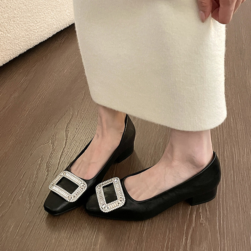 羊皮版~黑色水钻尖头高跟鞋女工作浅口低跟粗跟温柔淑女晚风单鞋