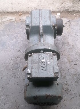 SEW0.37千瓦,型号KH47DT71D4,速比131.8