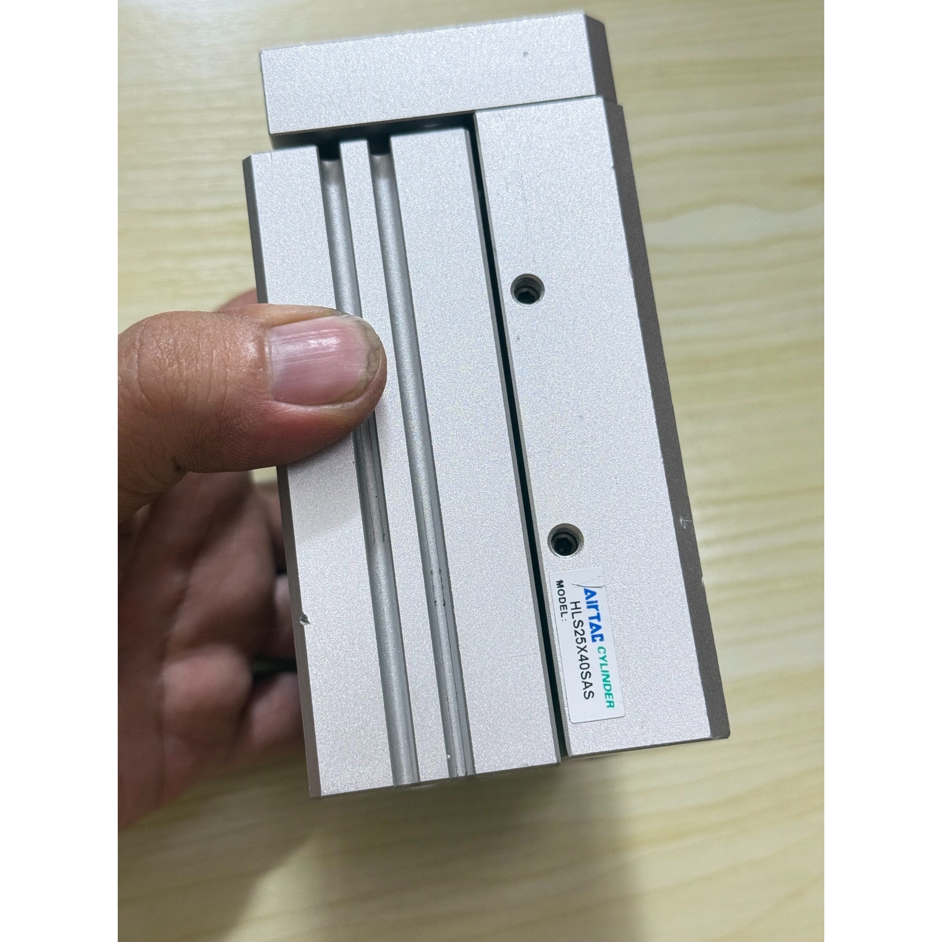 亚德客滑台气缸HLS25x40SAS,拆机件实物成色如图.包