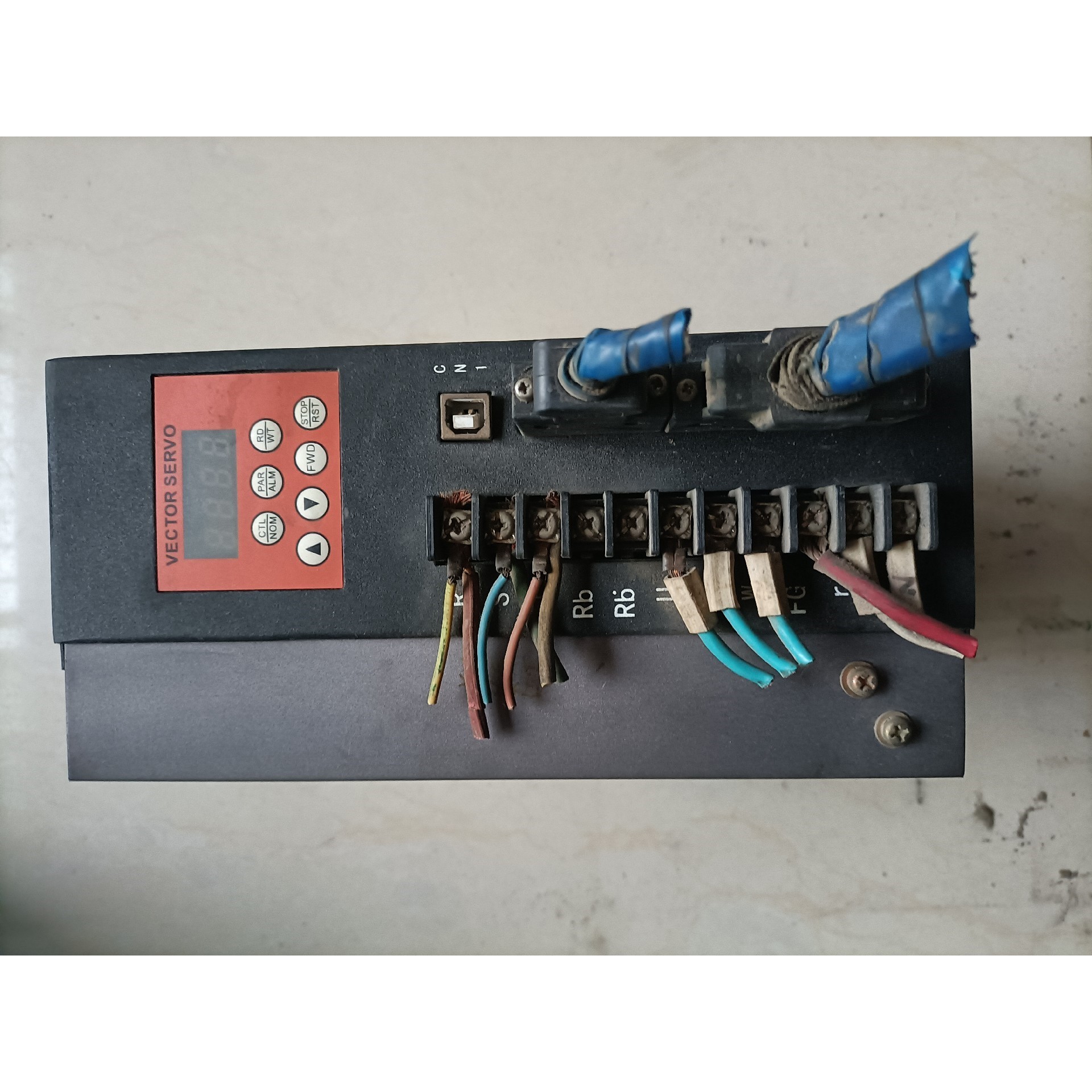 威科达驱动器VEC-VB-2R2H33B-M-B,2.2千瓦