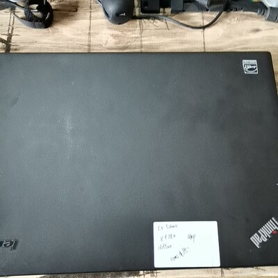 ThinkpadX1 carbon2017,屏幕是2k的8+