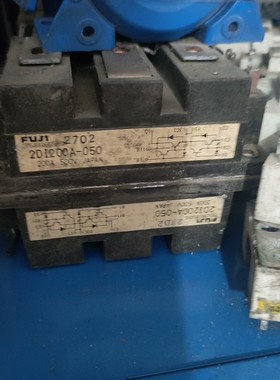 原装拆机模块 2DI200A-050 LOCATION: